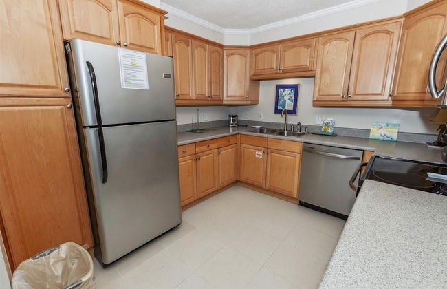 Cute 2 bedroom overlooking Harbor and Tennis Courts Condo by RedAwning - Foto 9