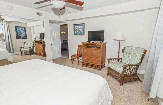 Cute 2 bedroom overlooking Harbor and Tennis Courts Condo by RedAwning - Foto 7