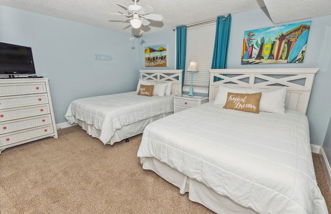 Cute 2 bedroom overlooking Harbor and Tennis Courts Condo by RedAwning - Foto 2