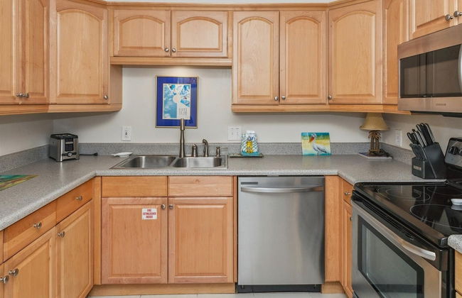Cute 2 bedroom overlooking Harbor and Tennis Courts Condo by RedAwning - Foto 11