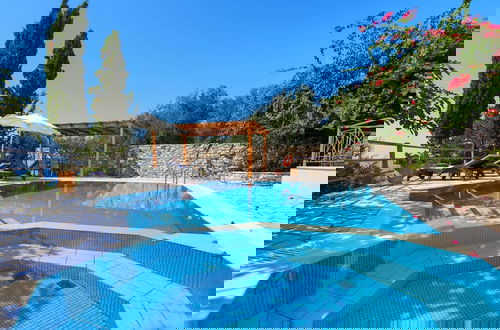 Foto 5 - Villa Aloni in Paxi With 2 Bedrooms and 3 Bathrooms