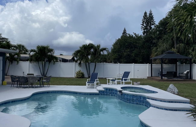 Kiss the Wave - Spacious 4BR 3BA w Pool hot tub - Foto 37
