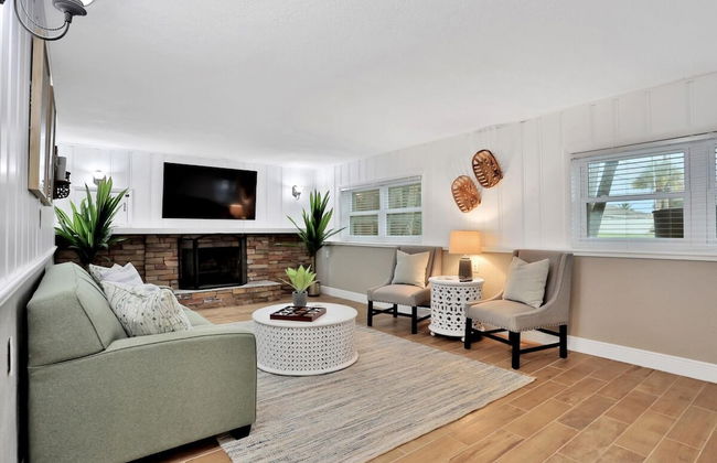 Kiss the Wave - Spacious 4BR 3BA w Pool hot tub - Foto 27