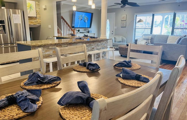 Kiss the Wave - Spacious 4BR 3BA w Pool hot tub - Foto 8