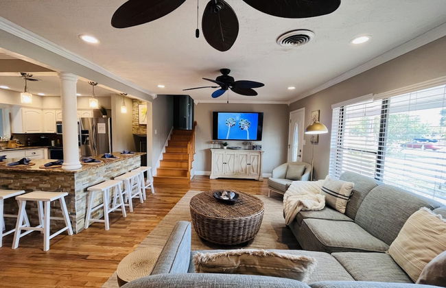 Kiss the Wave - Spacious 4BR 3BA w Pool hot tub - Foto 5
