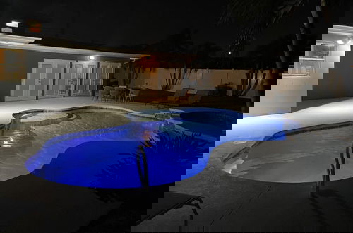 Photo 41 - Kiss the Wave - Spacious 4BR 3BA w Pool hot tub