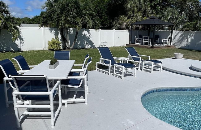 Kiss the Wave - Spacious 4BR 3BA w Pool hot tub - Foto 54