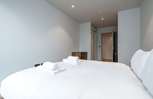 Spacious Flat in North London - Photo 9