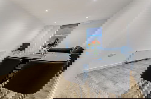 Foto 12 - Central 1-bed Apartment in Slough Sleeps 3!