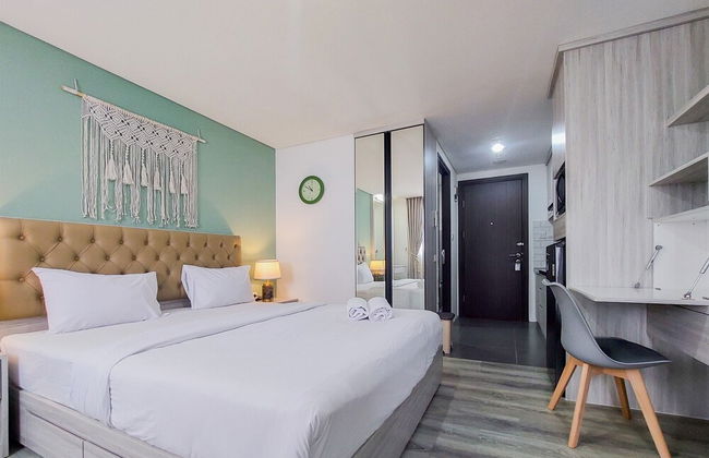 Best Homey And Nice Studio At Bintaro Icon Apartment - Foto 3