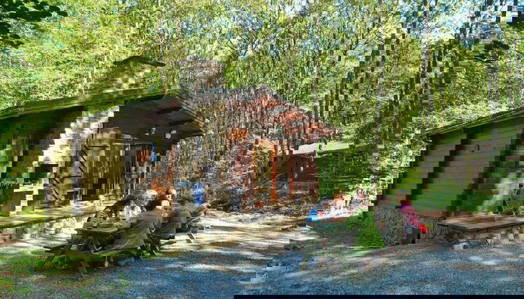 Foto 1 - Cozy, Wooden Chalet With a Microwave, Located in a Forest
