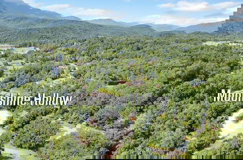 Foto 48 - Moonshine Hollow 3 Bedroom Cabin by RedAwning
