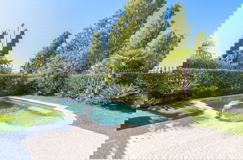 Foto 68 - Luxury Lakefront Catullo with pool