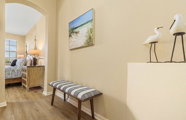 Crown Colony #101 - 16146 Mount Abbey Way 2 Bedroom Condo by RedAwning - Foto 7