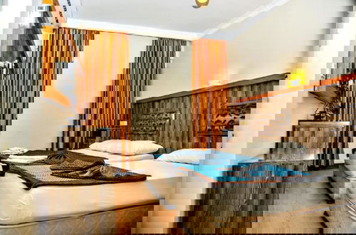 Foto 3 - Beach Front Apartment Close to Centre of Side With all you Desire Sleeps up to 4