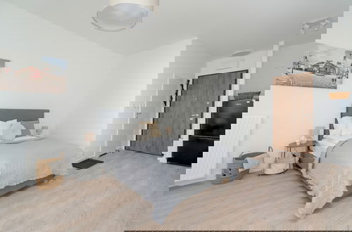 Photo 3 - Minimalist Studios in Poznań by Renters