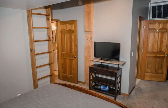 Waterfront 2BDR Condo in Grand Haven 110 - Photo 5