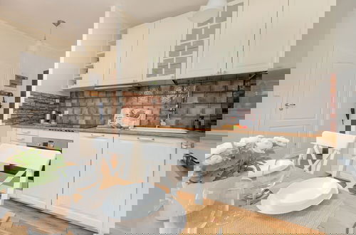 Foto 19 - Apartment With Garden by Renters