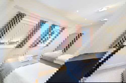 Foto 7 - Luxury 3 Bedroom Apartment with Parking