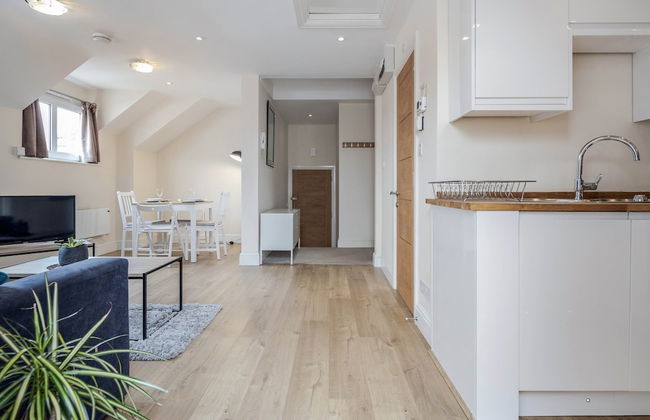 Luxury 1 Bedroom Apartment with Parking - Foto 17