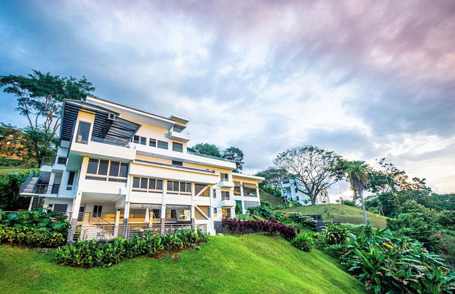 Luxury Hillside Estate at Nativa Resort by RedAwning - Foto 46