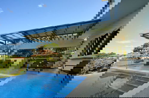 Foto 41 - Luxury Hillside Estate at Nativa Resort by RedAwning
