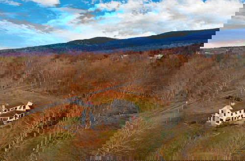 Foto 42 - Catskill Park Farm by Avantstay Huge Yard, Fire Pit Near Windham Ski Resort