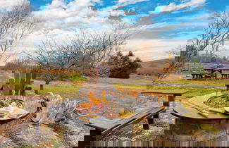 Foto 1 - Catskill Park Farm by Avantstay Huge Yard, Fire Pit Near Windham Ski Resort
