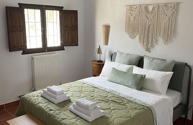 Miluna Oasis Suites - Sleeps4-pool-mountainview - Foto 4