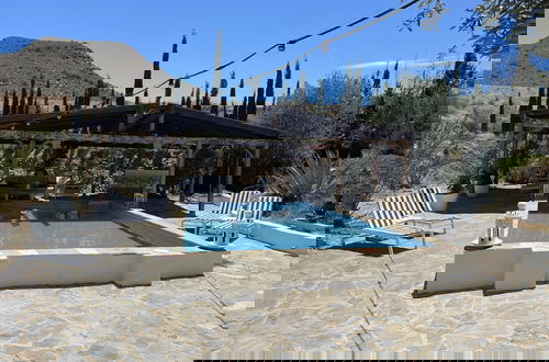 Foto 10 - Miluna Oasis Suites - Sleeps4-pool-mountainview