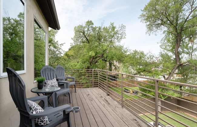Upstay - Newly Built Modern Home w Private Pool - Photo 4