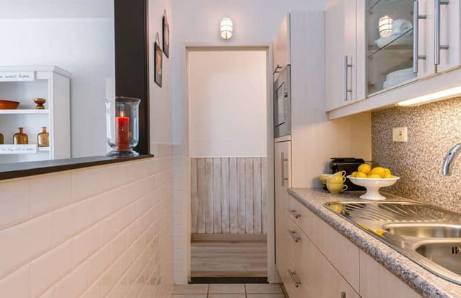 Beautiful and Spacious Studio With Side Seaview - Photo 22