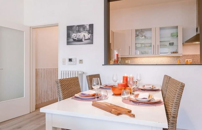 Beautiful and Spacious Studio With Side Seaview - Photo 3