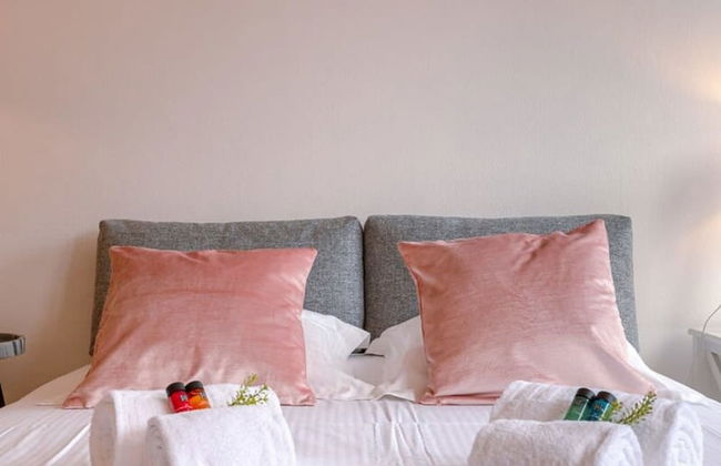Beautiful and Spacious Studio With Side Seaview - Photo 8