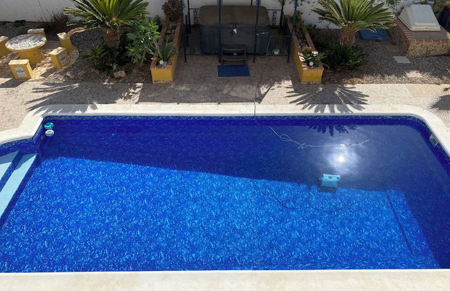 Luxury Beachfront Villa in La Perla - Photo 1