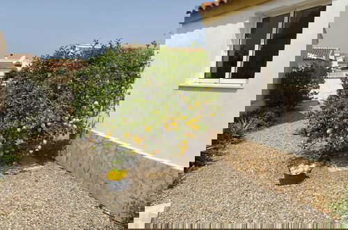 Photo 16 - Luxury Beachfront Villa in La Perla