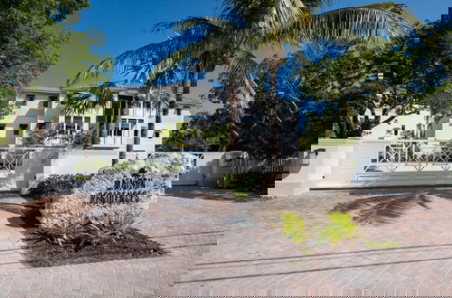 Photo 34 - Modern Keys Penthouse W Private Beach Pool