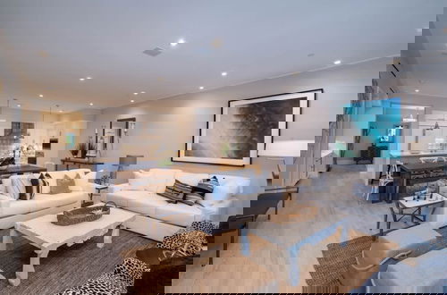 Photo 5 - Modern Keys Penthouse W Private Beach Pool