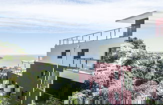 Foto 1 - Comfortable Holiday Apartment With Terrace
