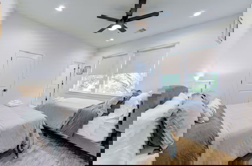 Photo 4 - Modern Cozy Home with King Bed