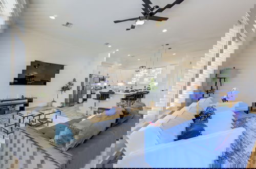 Photo 20 - Modern Cozy Home with King Bed