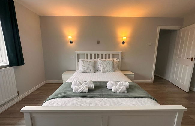 Stunning 4 Bed House With Parking in Wolverhampton - Foto 10