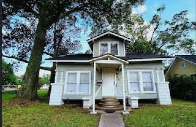 Magnolia House in Lafayette - Photo 1