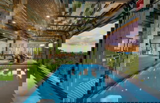 Foto 1 - Skyline Sanctuary Indoor Pool, Game Room, Firepit, Mountain Views, Luxe Design