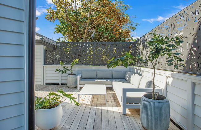 The Oasis Home with Hot Tub and Parking - Foto 18