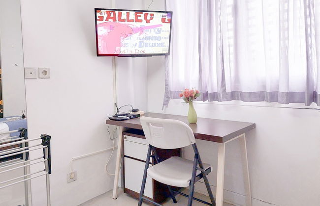 Good Deal And Cozy Studio At Kubikahomy Apartment - Foto 5