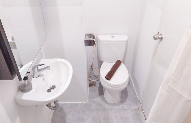 Good Deal And Cozy Studio At Kubikahomy Apartment - Foto 9