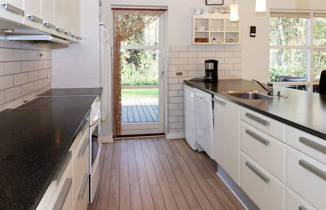 8 Person Holiday Home in Hadsund - Foto 6