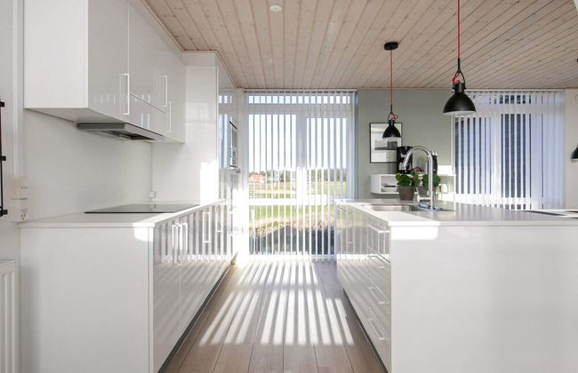 8 Person Holiday Home on a Holiday Park in Lokken - Foto 17