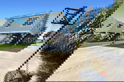 Foto 1 - Bungalow by the Beach For 9!